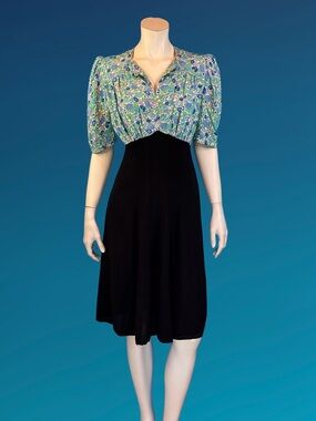 Vintage 1940s Floral Rayon 2 Tone Wartime Era Dress / S
